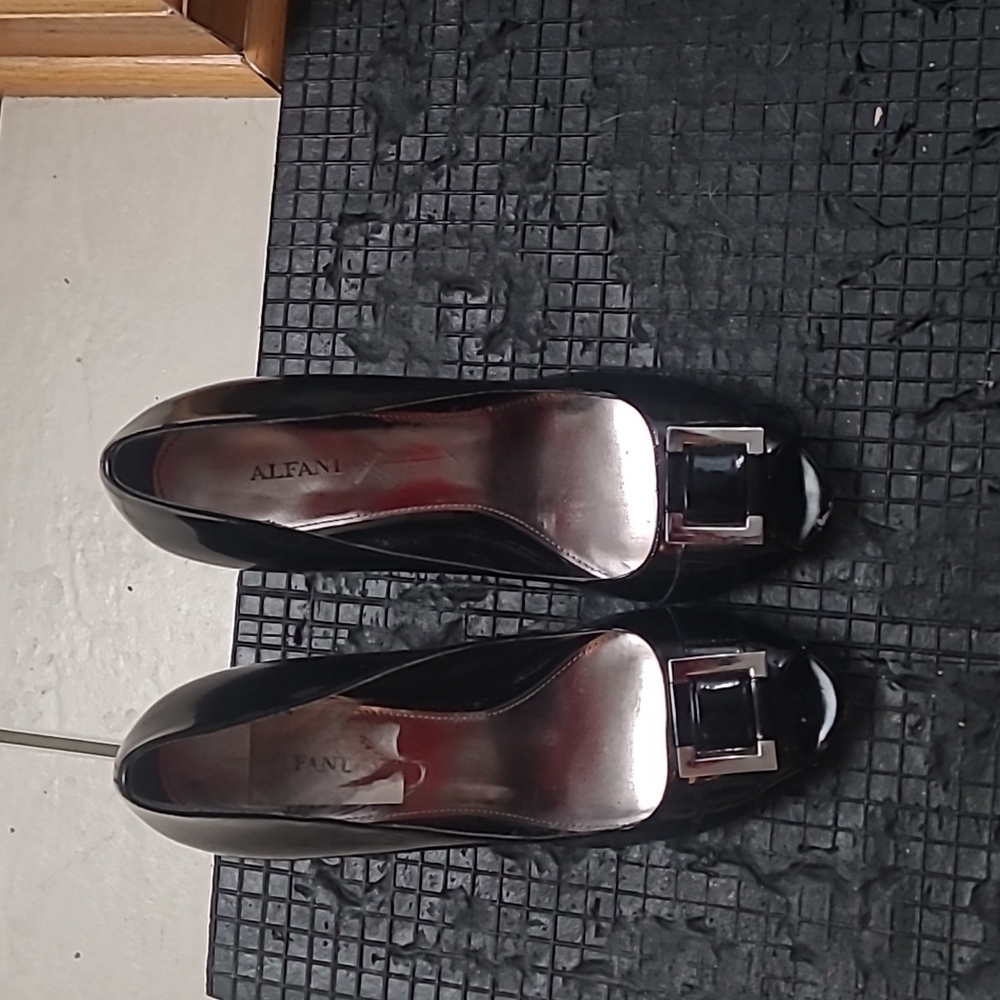 Shoes - Picture 6 of 6